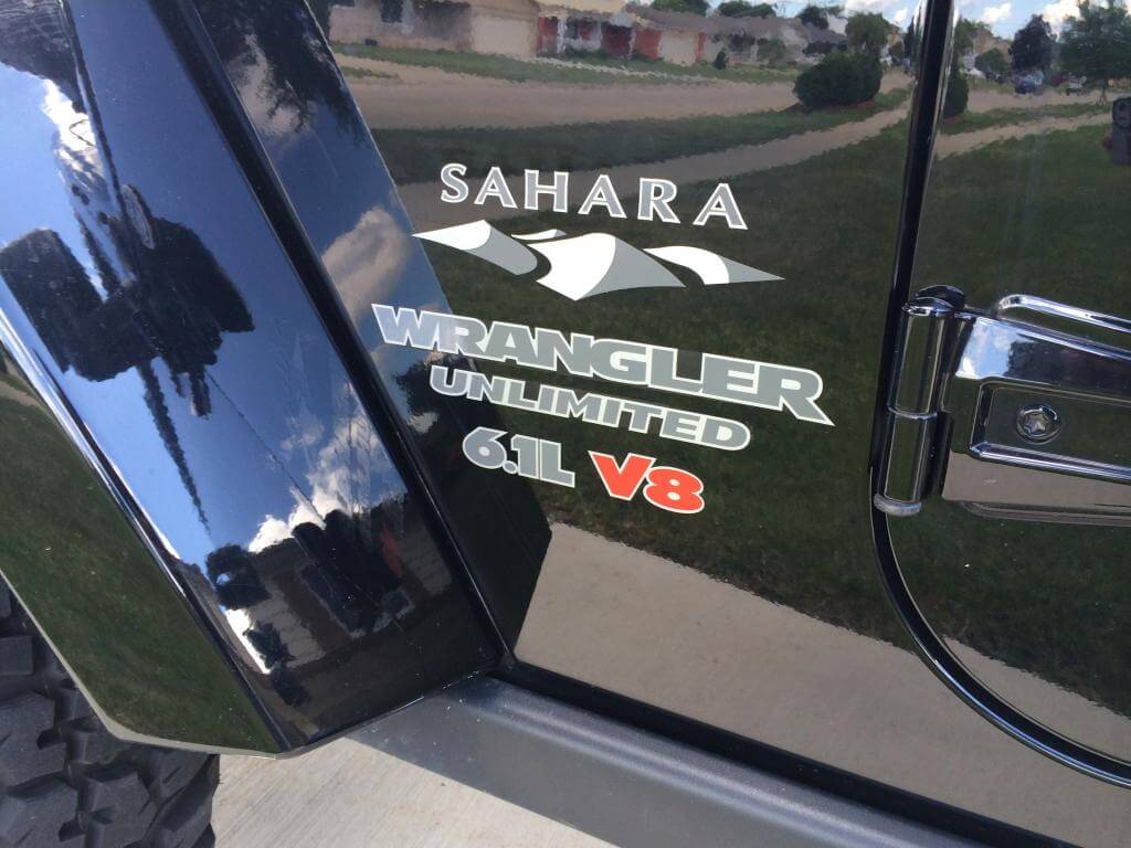 Jeep SAHARA 6.1L V8 Berg Wrangler Onbeperkt CJ TJ YK JK XJ Alle Kleuren Sticker Decal
