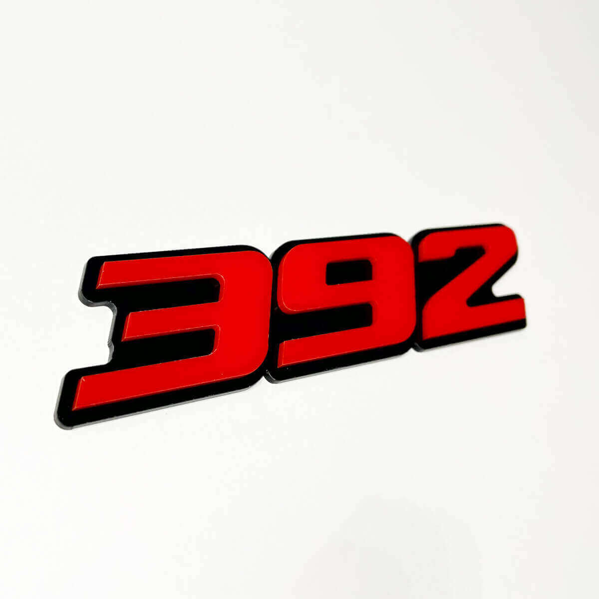 392 Raised 3D Red and Black — Embleem (spatbord, achterklep, grille)