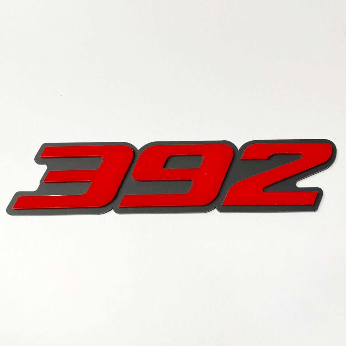 392 Raised 3D Red and Gray — Embleem (spatbord, achterklep, grille)
