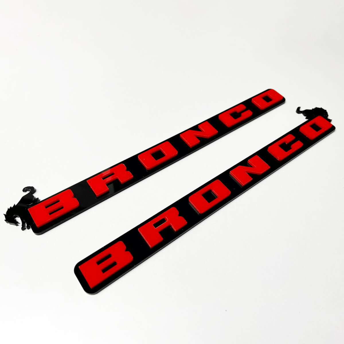 Bronco Fender voorgrille-badges achterklepembleem 3D-badge zwart versus rood
