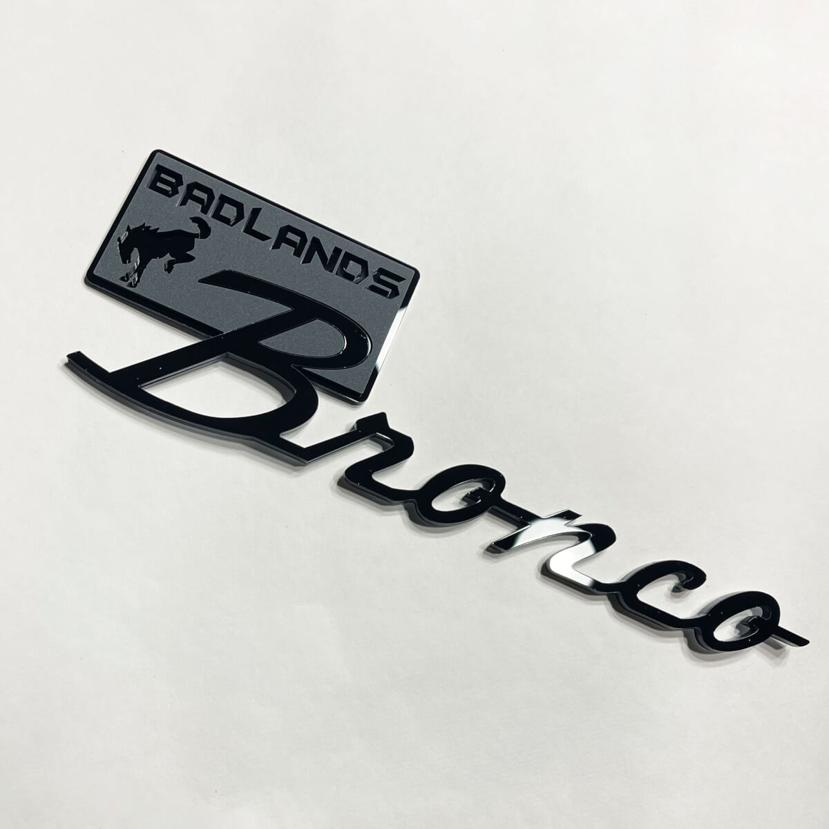 Bronco Badlands Spatbordbadges Achterklepembleem 3D Badge Zwart vs Grijs
