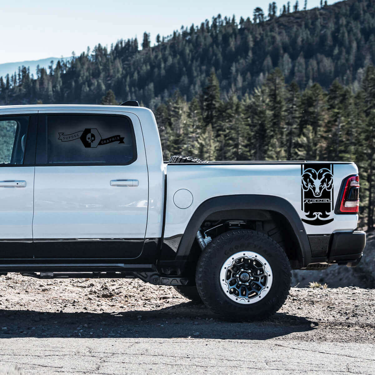 Hemi Rebel Achterzijstrepen Vinyl Decal Kit voor Dodge Ram Rebel 2021+