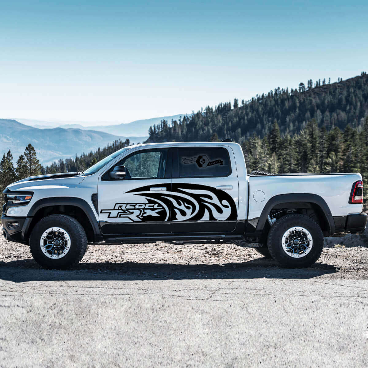 Tribal Style Vlammen Zij Vinyl Decal Kit voor Dodge Ram Rebel TRX 2021+