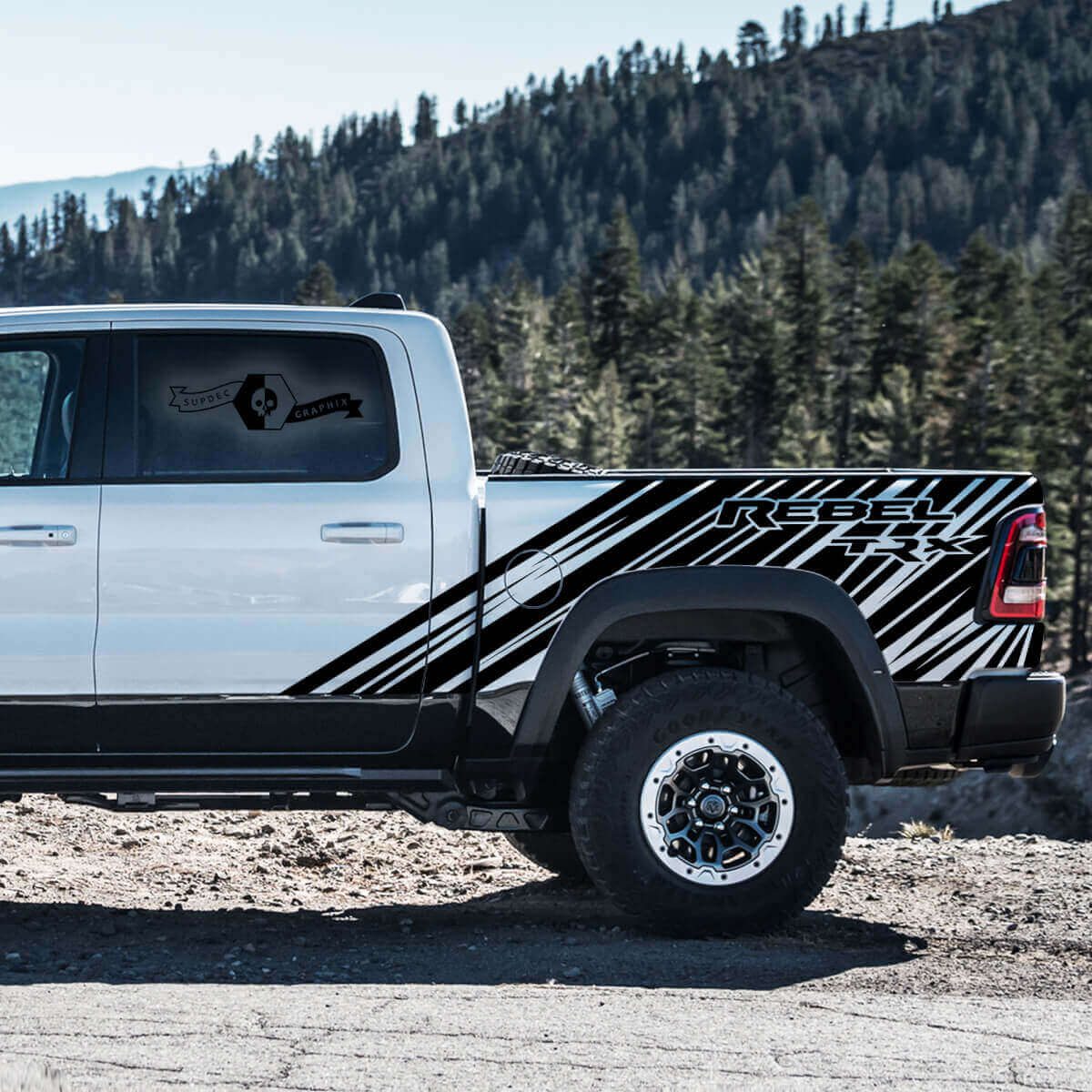 TRX Rebel Bedside Stripes Vinyl Decal Set voor Dodge Ram Rebel 2021+