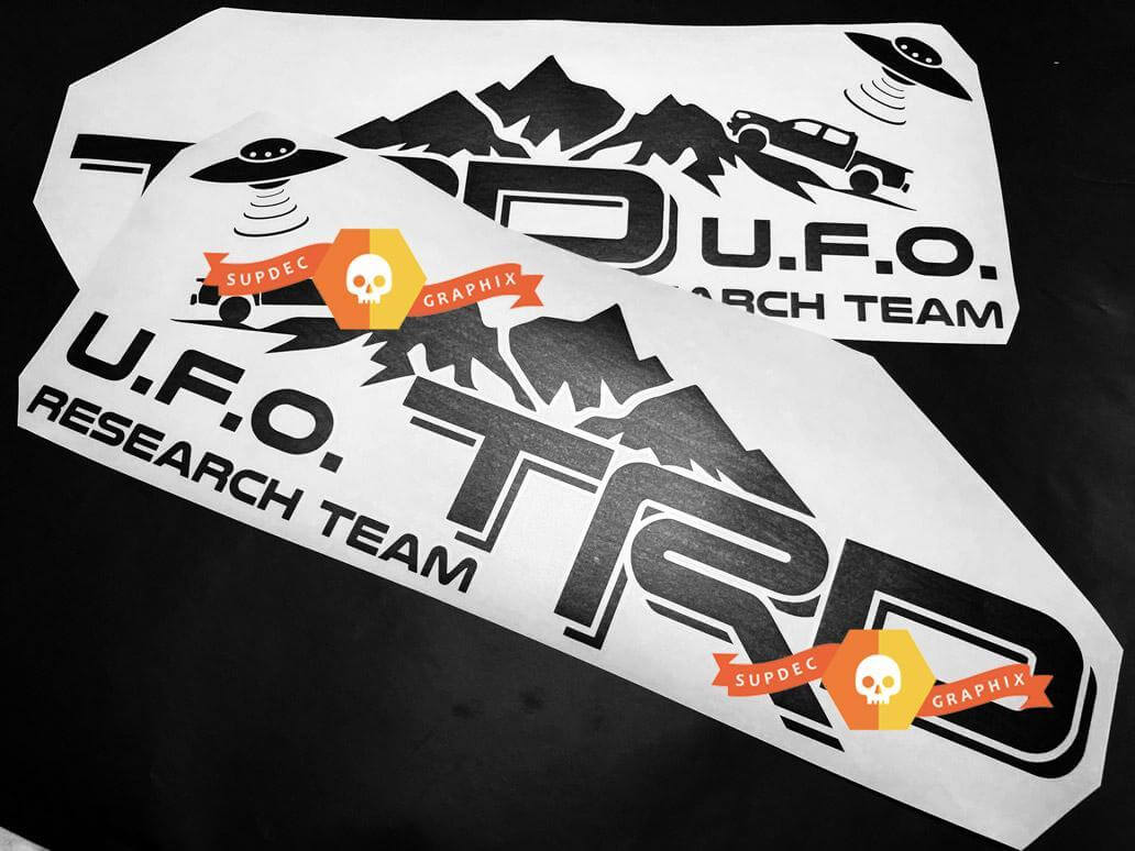 TRD-Stijl UFO Research Team Zijvinylsticker voor Toyota Tacoma