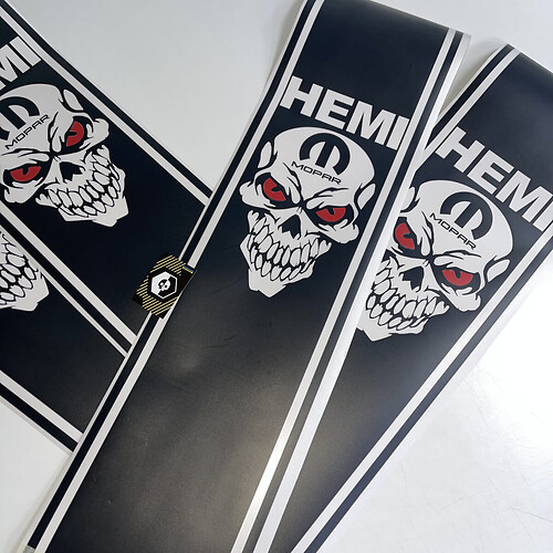 Dodge Ram Hemi Mopar schedel achterste bedvinylsticker sticker strepen
