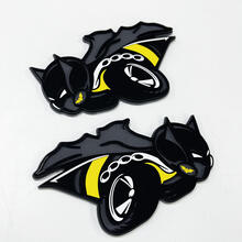 BatBee Scatpack Drag Bee 3D Badge Spatbordbadges embleem
 5