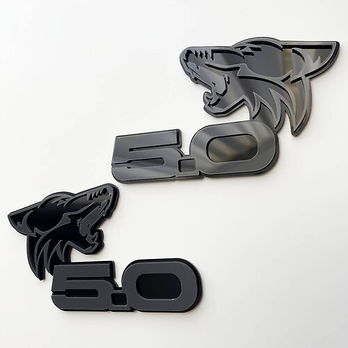 COYOTE 5.0 spatbordbadges embleem 3D-badge zwart versus grijs
