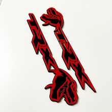 TRX 3D-badge zwart versus rood spatbordbadge-embleem 2
 4