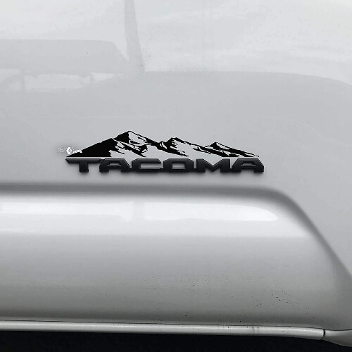 Mountain Range Over Badge Vinyl Decal voor Toyota Tacoma