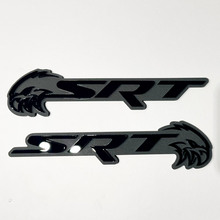 SRT Trackhawk 3D-badge zwart versus grijs spatbordbadges embleem 2
 3