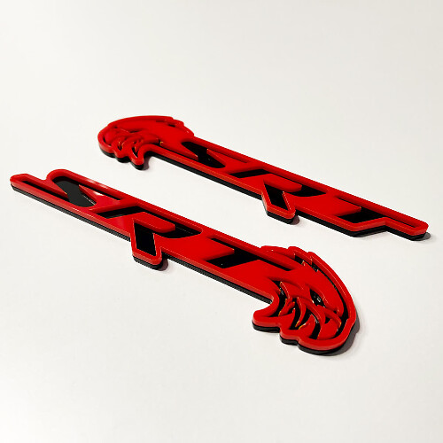 SRT Trackhawk 3D-badge zwart versus grijs spatbordbadges embleem 2
