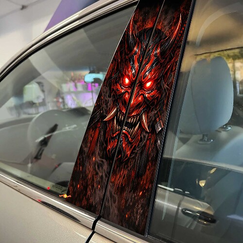 Oni-masker met gloeiende ogen pilaar deuren vinyl sticker decal