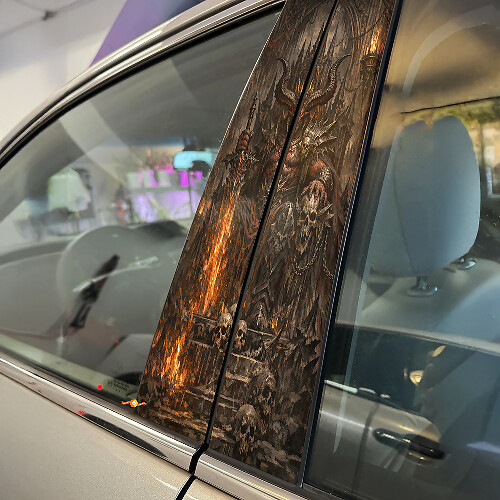 Horned Demon King Deurstijl Vinyl Decal Set