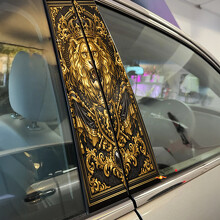 Gouden Leeuw Deurgaping Vinyl Decal Sticker_2