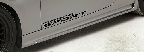 Aangedreven door Sport Deurzijde Vinyl Decal Sticker