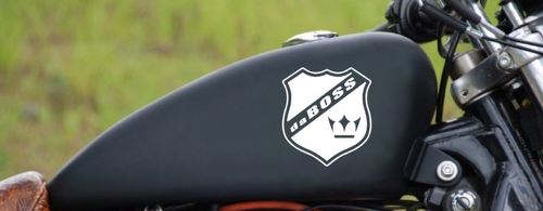 Motorcycle Decal Sticker daBOSS Gas Brandstoftank sport race embleem logo kleur WHT