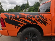 HEMI Splash Grunge Bed Side Vinyl Decal Graphic voor Dodge Ram_2