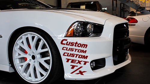 Custom CUSTOM TEXT T/X Lettering Kit — Vinylsticker (voorbumper) voor Dodge Charger