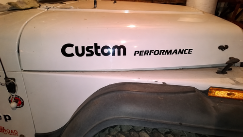 Custom Performance Lettering Pair — Vinylsticker (motorkap) voor Jeep Wrangler