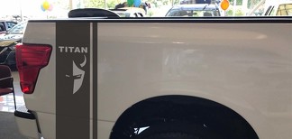 2 Truck vinyl zijstickers strepen Nissan Titan graphics 5.6 logo nismo sport