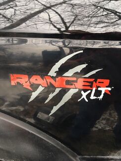 Set van twee Ford Ranger XLT met Scratches-stickerstickers
