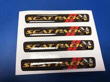 Eén stuurwiel Scat Pack met bijenembleem koepelvormige sticker sticker Challenger Charger Dodge Scatpack
 2