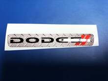 Stuurwiellogo op metalen textuur Rode strepen embleem koepelvormige sticker sticker Challenger Charger Dodge
 2