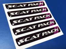 Eén stuurwiel Scat Pack Paars embleem koepelvormige sticker sticker Challenger Charger Dodge Scatpack
 2