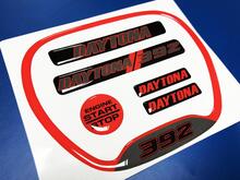 Set van Charger Red Daytona 392 Stuurwiel TRIM RING embleem koepelvormige Sticker Decal Charger Dodge
 2