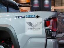 Set van 2 TRD 4x4 Sport Bedside Vinyl Stickers voor Toyota Trucks_2