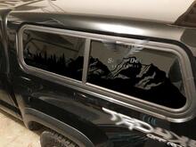 Tacoma Bed Topper windows Bergen Bomen en Wolf of Herten of Forel reizen Vinyl Sticker Decal geschikt voor Toyota TRD PRO Tacoma 16-21
 2