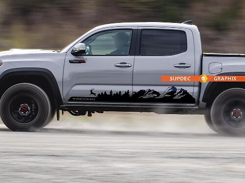 Mountains Trees and Deer Zijkant Vinyl Decal Sticker voor Toyota Tacoma