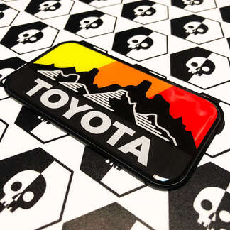 Nieuwe Toyota Overland Mountains Vintage Kleuren Badge Embleem Koepelvormige sticker met slagvast polystyreen
