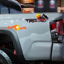 Nieuwe TRD 4 x 4 off-road met bergen vintage zonsondergang retro oude stijl kant vinyl stickers sticker geschikt voor Tacoma Tundra 4Runner
 2
