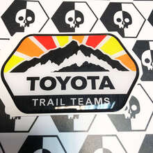 2 stickers stickers Toyota Trail Teams bergen Vintage zon kleuren badge embleem koepelvormige sticker
 2
