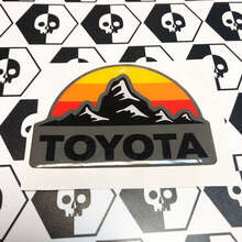 2 stickers Toyota bergen de heuvels stijl vintage zon kleuren badge embleem koepelvormige sticker
 3