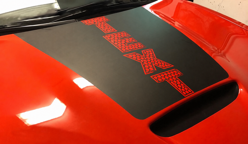 TEXT Honeycomb Blackout — Vinylsticker (motorkap) voor Dodge Charger 2015-2018