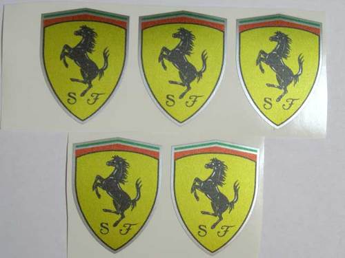 Ferrari Enzo wieldoppen midden geel op zilver 5 emblemen stickers